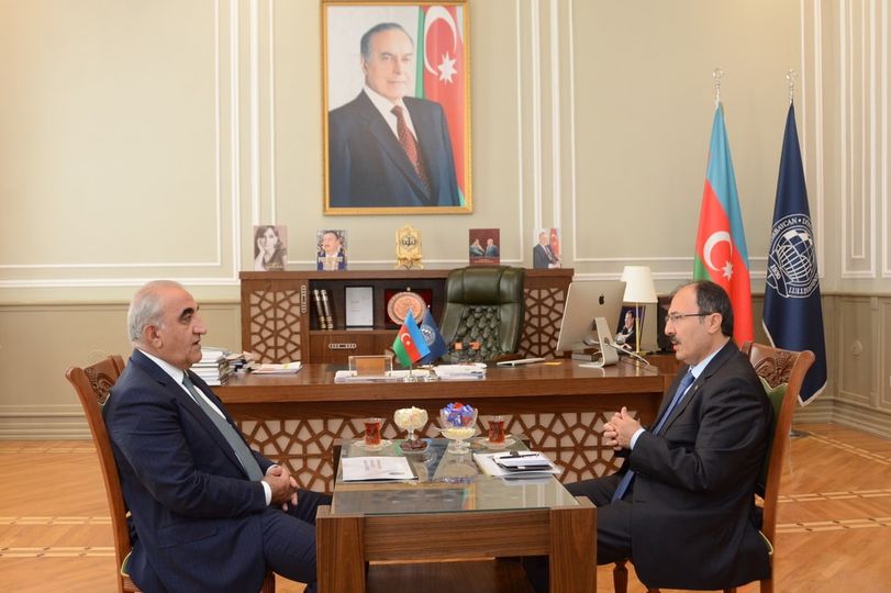 Türkiyənin Azərbaycandakı Səfiri Cahit Bağçı UNEC-də olub   