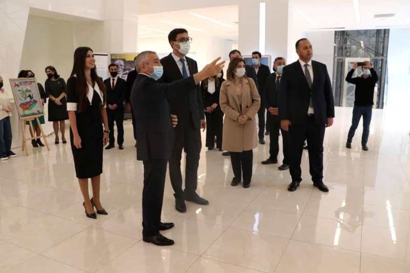UNEC Dizayn məktəbi tələbələrinin sərgidə iştirakı-FOTO
