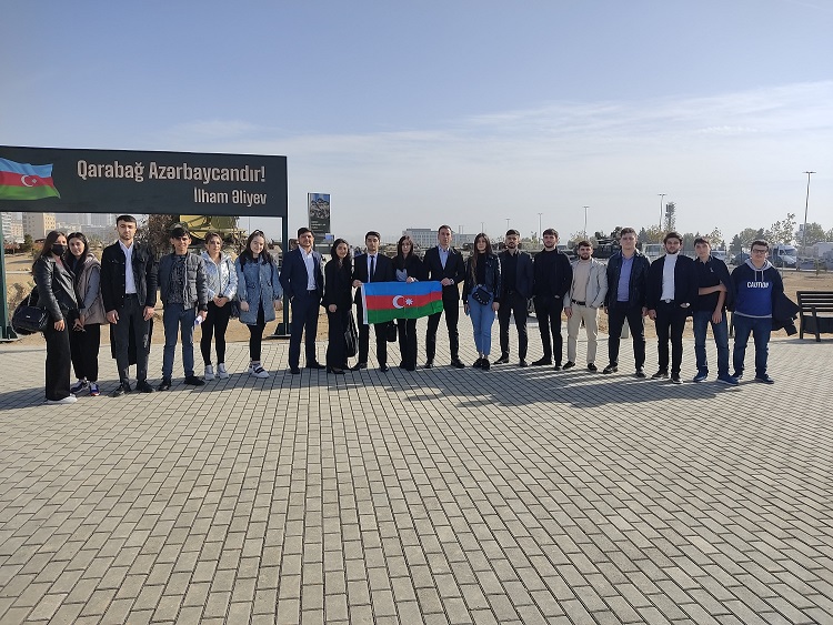 AzTU tələbələri Zəfər Günü münasibətilə Hərbi Qənimətlər Parkını ziyarət edib
