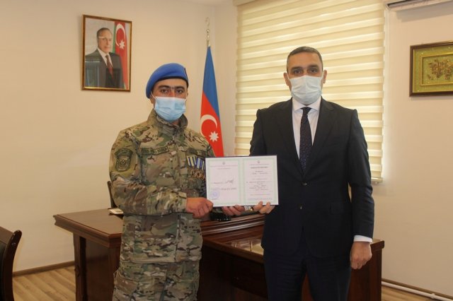 MDU-nun Vətən müharibəsi iştirakçısı olan məzununa bakalavr diplomu təqdim edilib-FOTO