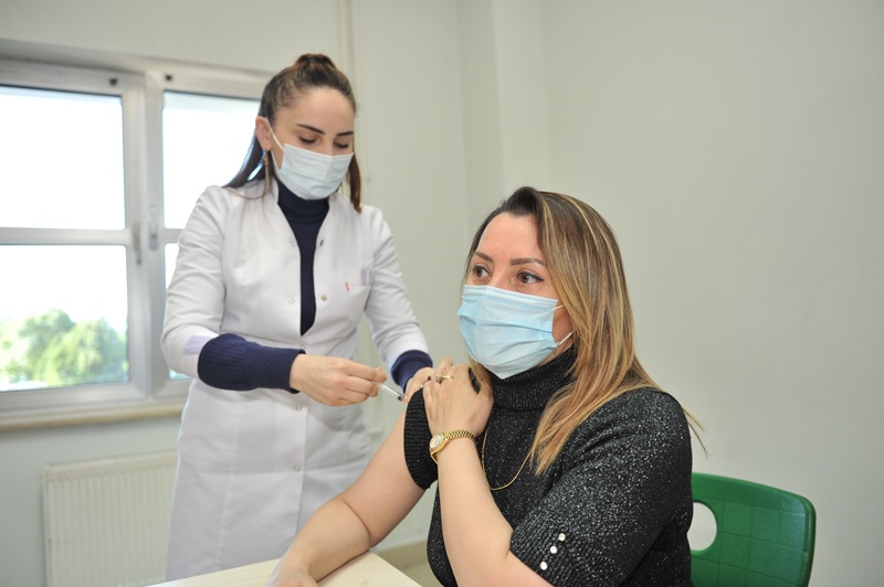 BMU əməkdaşlarının III doza vaksinasiya prosesi həyata keçirilir  