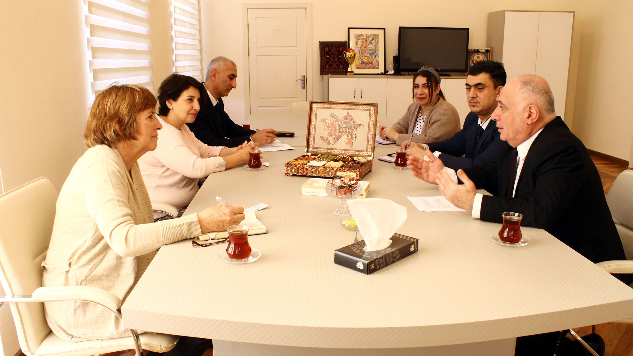 Kaliforniyalı qonaq LDU-da olub