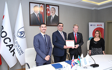 “British Council” Bakı Ali Neft Məktəbinə sertifikat təqdim edib