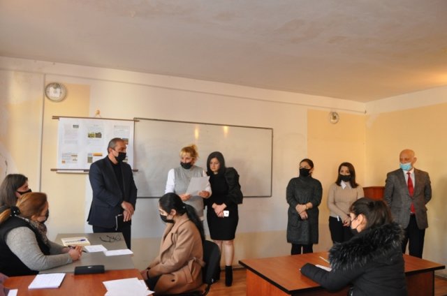 Mingəçevir Dövlət Universitetində valideynlər imtahanları müşahidə ediblər-FOTO