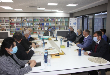 DİM Direktorlar Şurasının sədri təhsil ekspertləri ilə görüş keçirib
