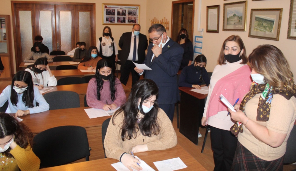 Təhsil Nazirliyi yanında İctimai Şuranın üzvləri BSU-da imtahan sessiyasını izləyiblər  