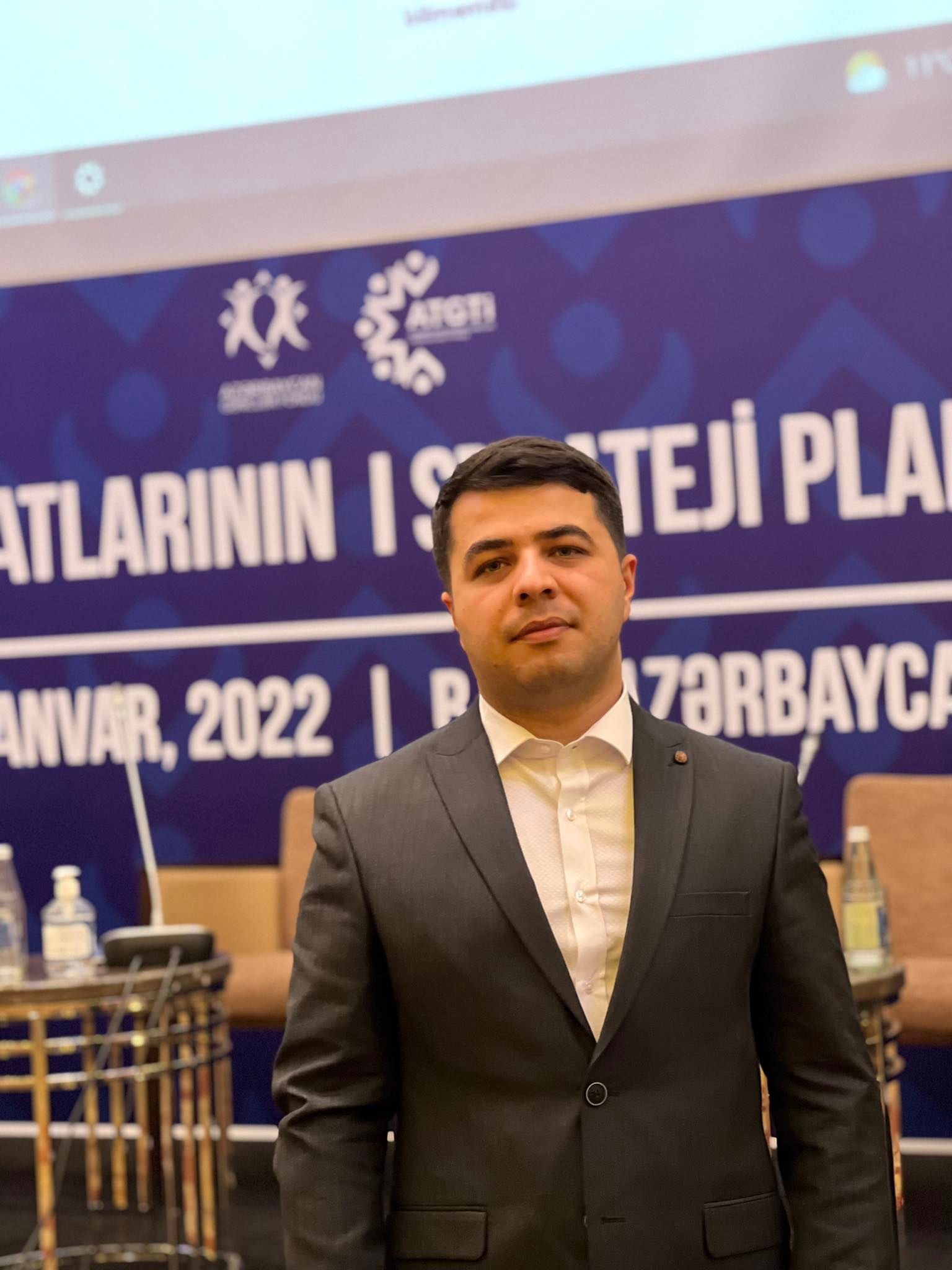 Prezident mükafatı alan 25 yaşlı ali məktəb müəllimi: “Tələbənin nə istədiyini yaxşı bilirəm”