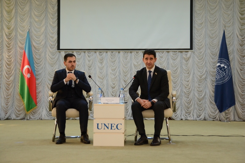 UNEC tələbələri Gənclər Günündə millət vəkili Naqif Həmzəyevlə görüşüblər