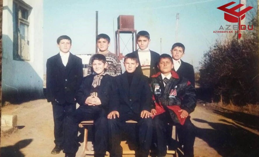 Mübariz  İbrahimovun sinif  yoldaşı: “Müəllimə dedi ki,  sinifdə xanımlar var, o kəlməni qızların yanında işlətməyin”