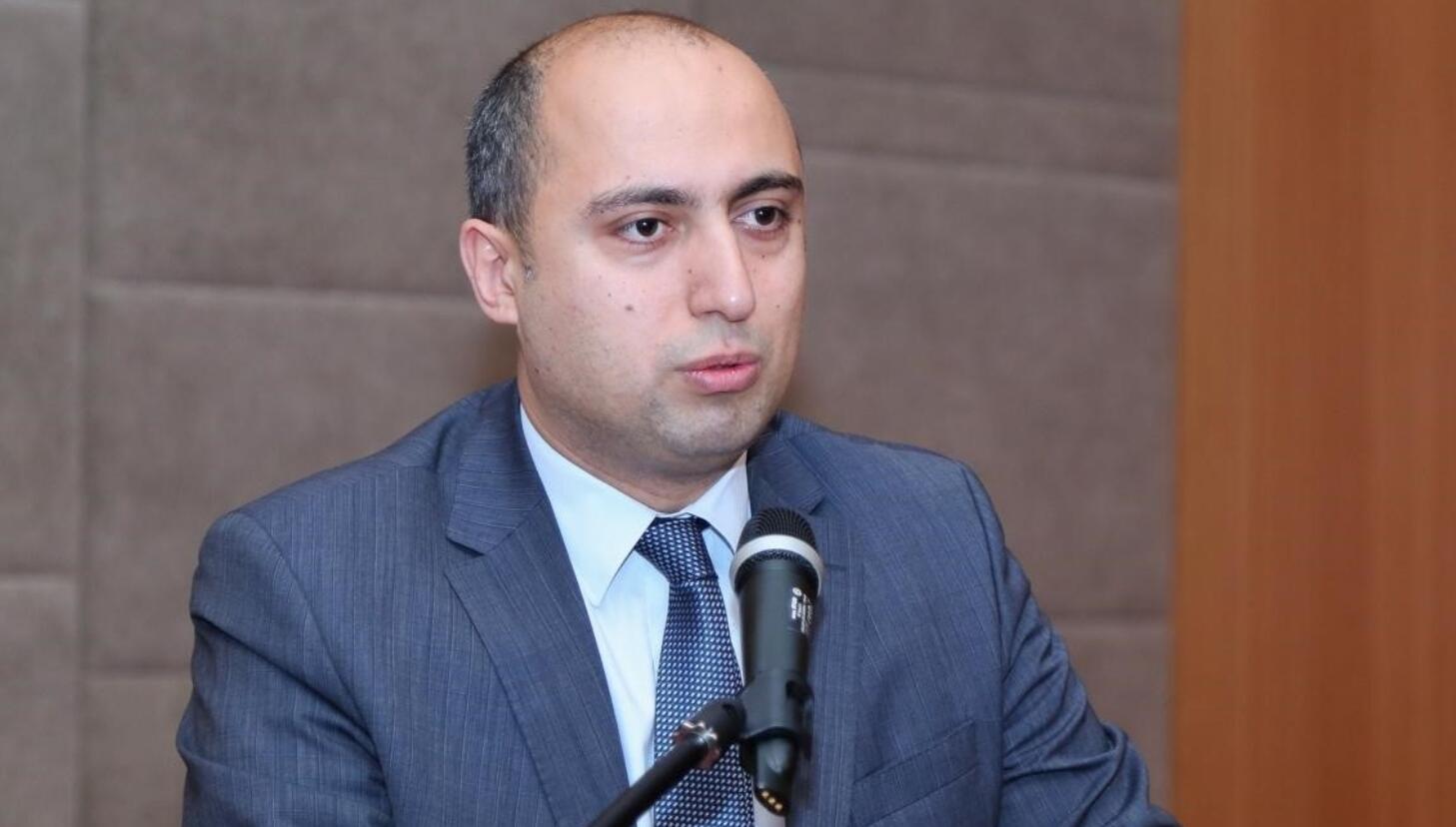 Təhsil naziri: \