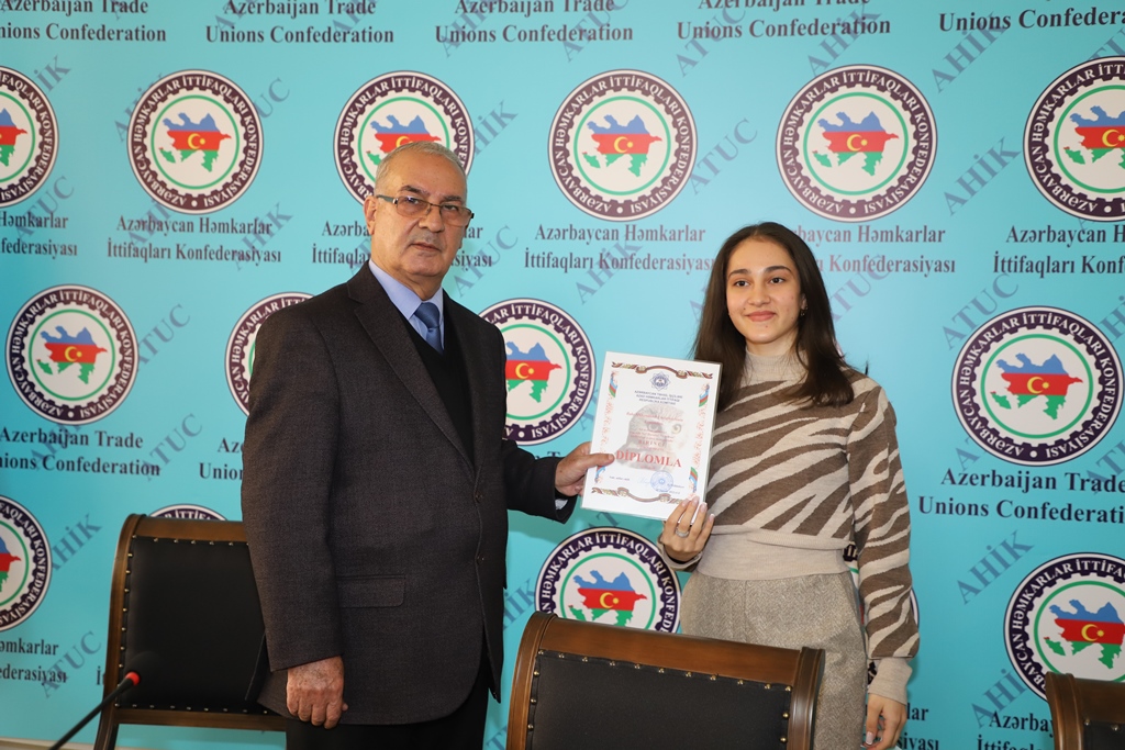 Bilik yarışmasında I yeri tutan BMU komandası mükafatlandırılıb