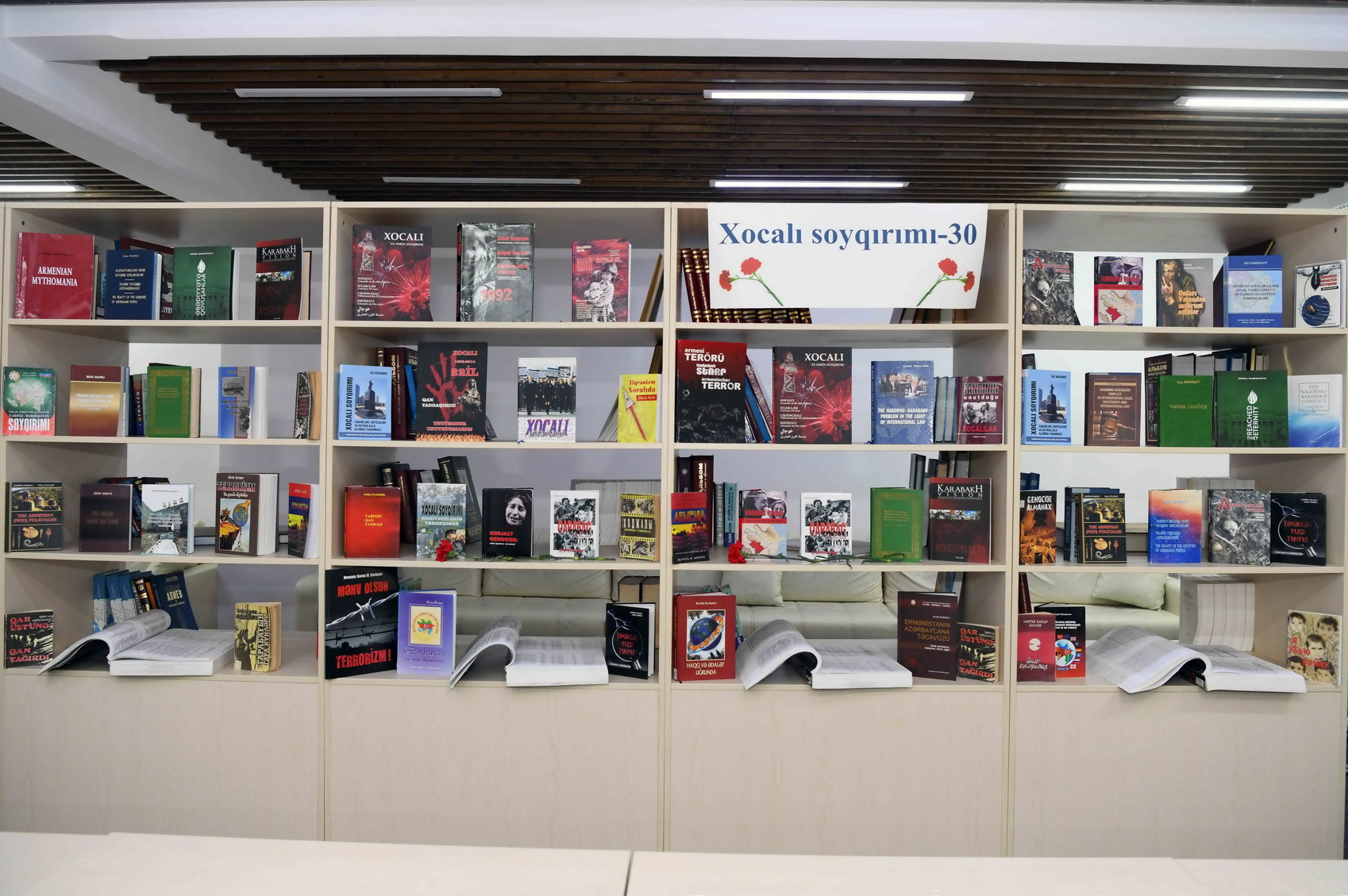 Azİİ e-Kitab Evində Xocalı soyqırımının 30 illiyinə həsr olunmuş kitab sərgisi keçirilib