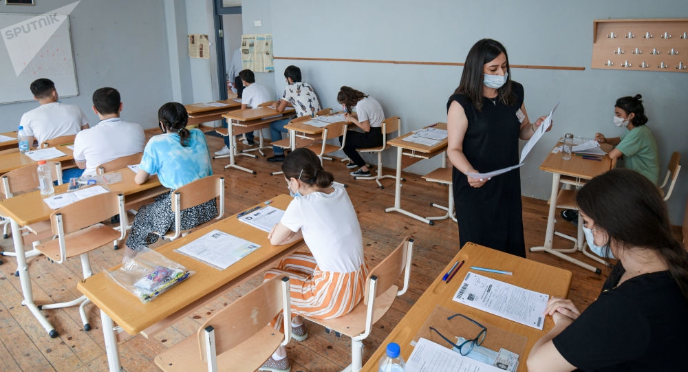 İmtahan nəzarətçilərinə sertifikat verilib