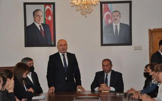 Tanınmış yazıçı-publisist müəllim və tələbələrlə görüşüb