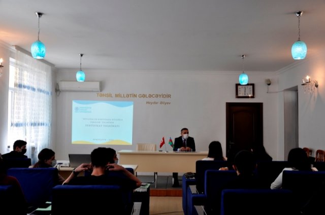 MDU-da tələbələrə sertifikatlar təqdim olunub-FOTO