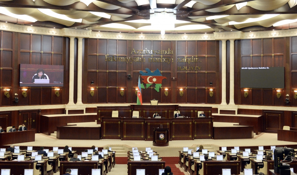 Milli Məclis toplanır - Vacib təhsil məsələləri müzakirədə 