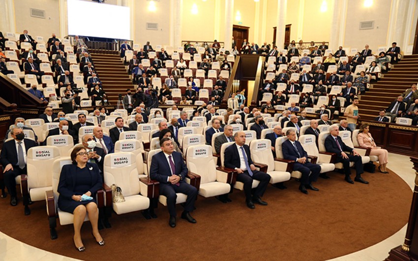 Akademik: 