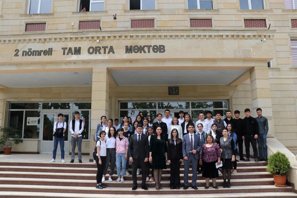 AzTU əməkdaşlarının XI sinif şagirdləri ilə görüşləri davam edir