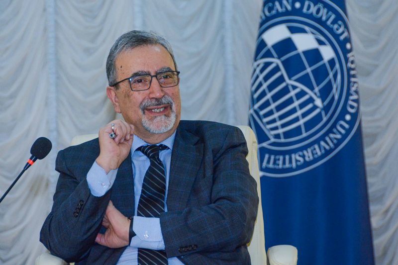 Dünya şöhrətli alimlər UNEC-in müəllim və tələbələri ilə görüşüblər