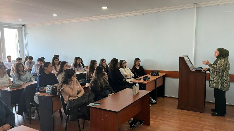 UNEC-də su ehtiyatları ilə bağlı seminar keçirilib-FOTO