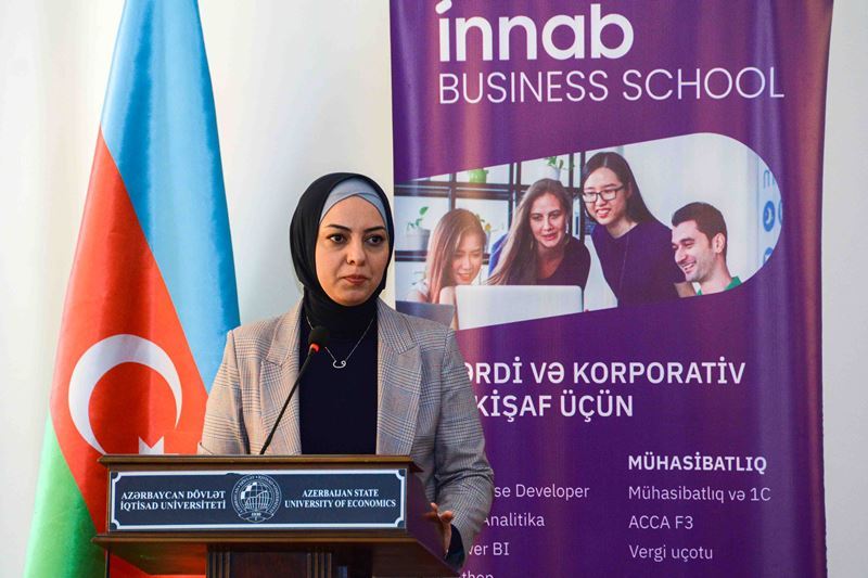 UNEC-də təlim: “Karyera Planlaması və Excelin karyerada əhəmiyyəti”-FOTOLAR
