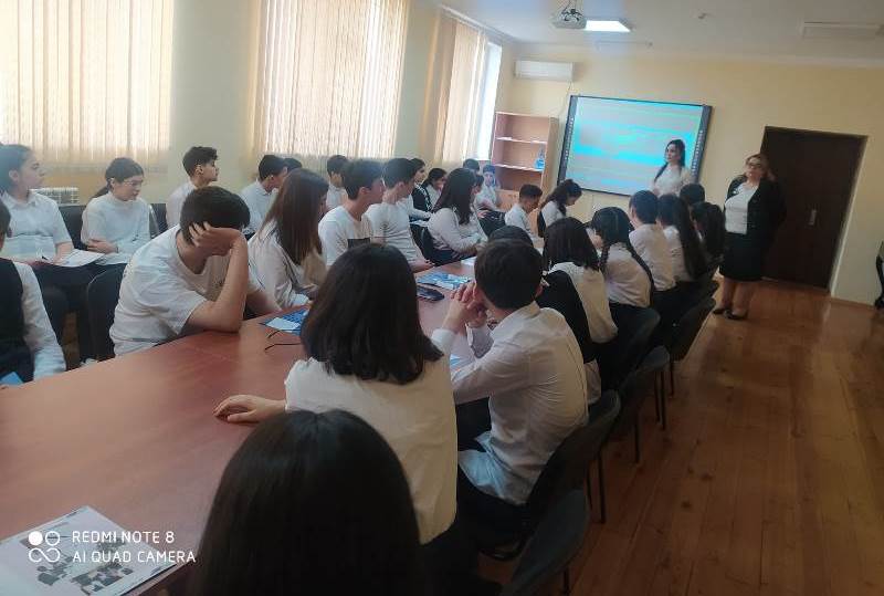 UNEC-in nümayəndələri Bakı məktəblərində olublar-FOTO