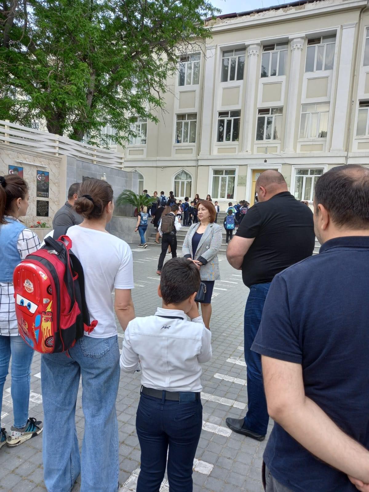 BŞTİ müdiri 162 nömrəli tam orta məktəbdə olub