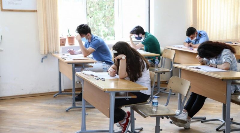 İmtahanda iştirak edən ən yaşlı abituriyent 1961-ci ildəndir