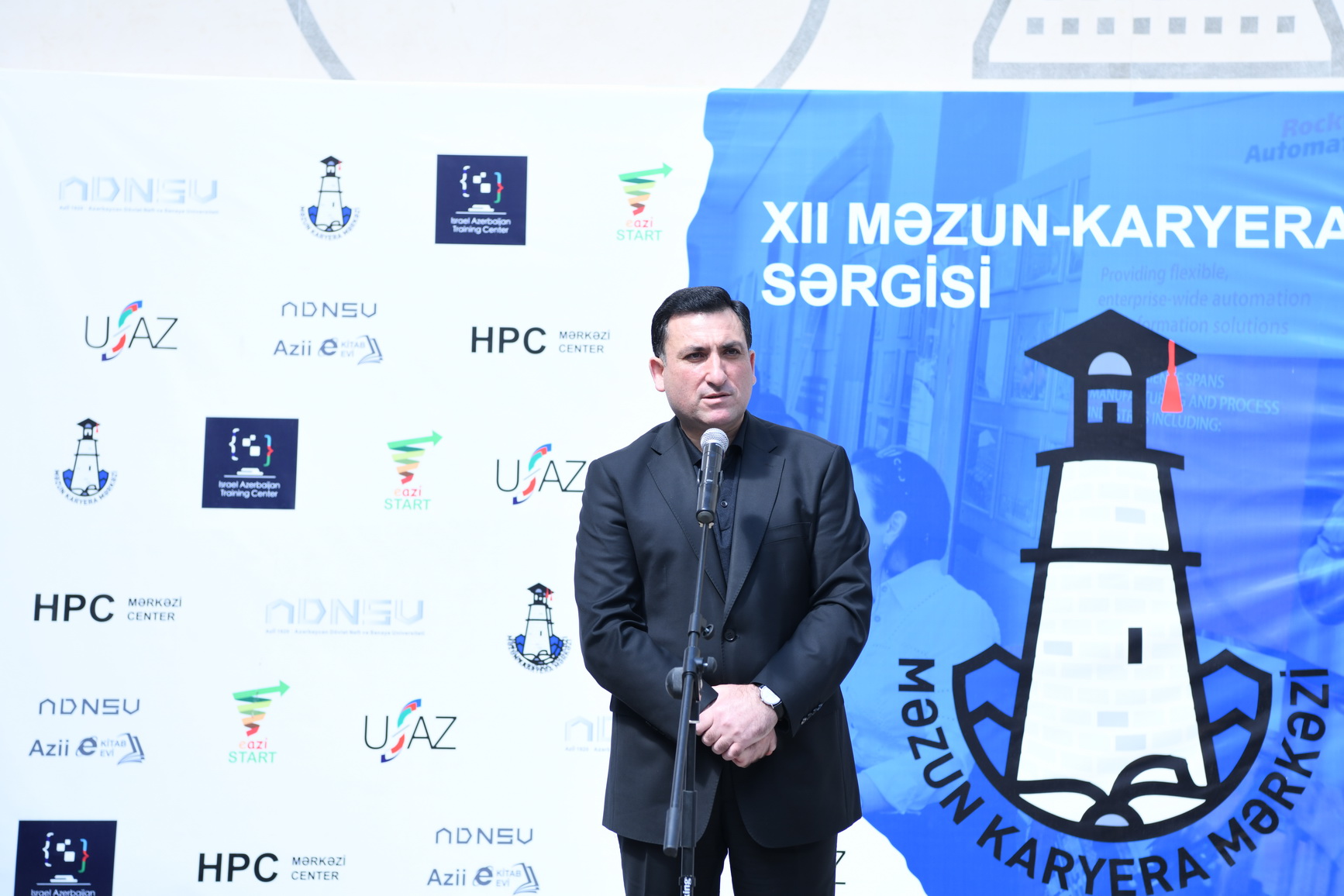 ADNSU-da XII Məzun-Karyera sərgisi keçirilib