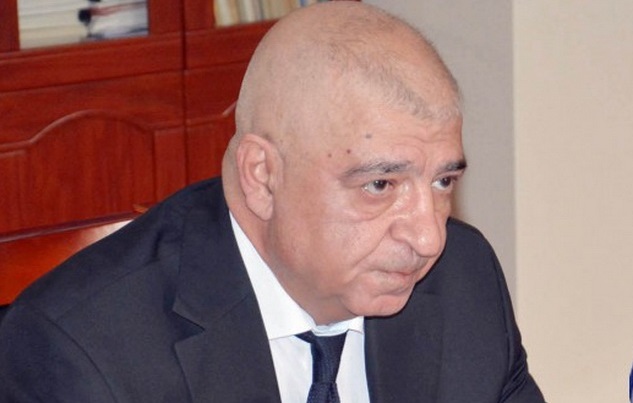 Yeni rektor kollektivə təqdim olundu