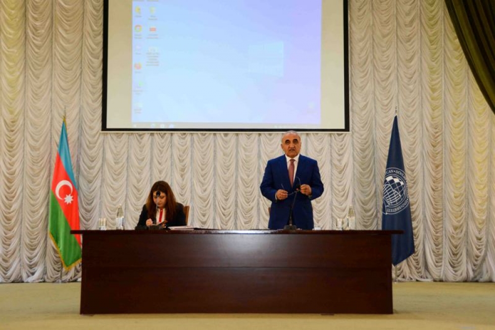UNEC-də Elmi şuranın növbəti iclası keçirilib