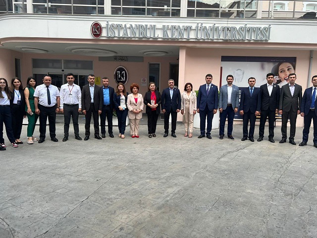 AzTU əməkdaşları Türkiyədə keçirilən təhsil sərgisində iştirak edir-FOTO