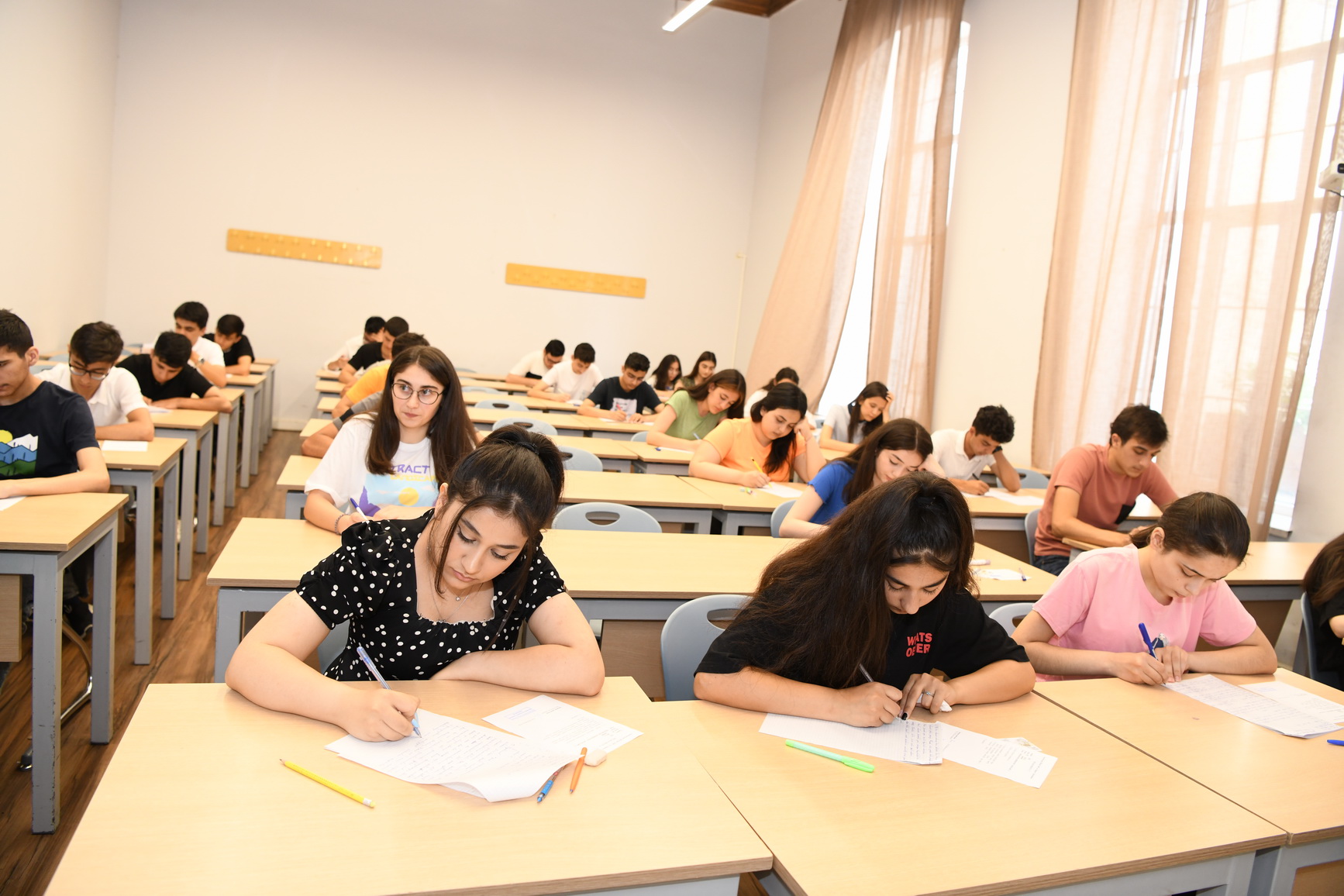 İctimai Etimad Şurasının üzvləri ADNSU-da imtahan prosesini izləyiblər  