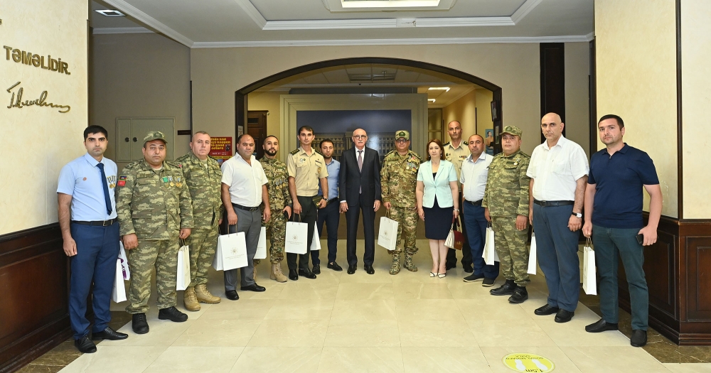 Firudin Qurbanov Vətən müharibəsində iştirak etmiş müəllimlərlə görüşüb