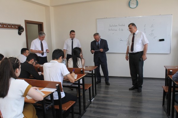 İctimai şura üzvləri LDU-da imtahanların gedişini izləyib