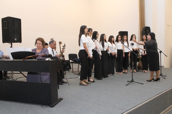 LDU-da Amerikalı qonaqlar üçün konsert keçirilib