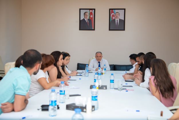 AzTU-nun rektoru bir qrup tələbə və əməkdaşla görüşüb