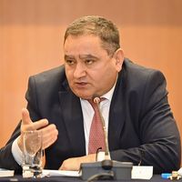 Ali təhsil sistemi dəyişməlidirmi?-DİM sədrinin fikrinə münasibət