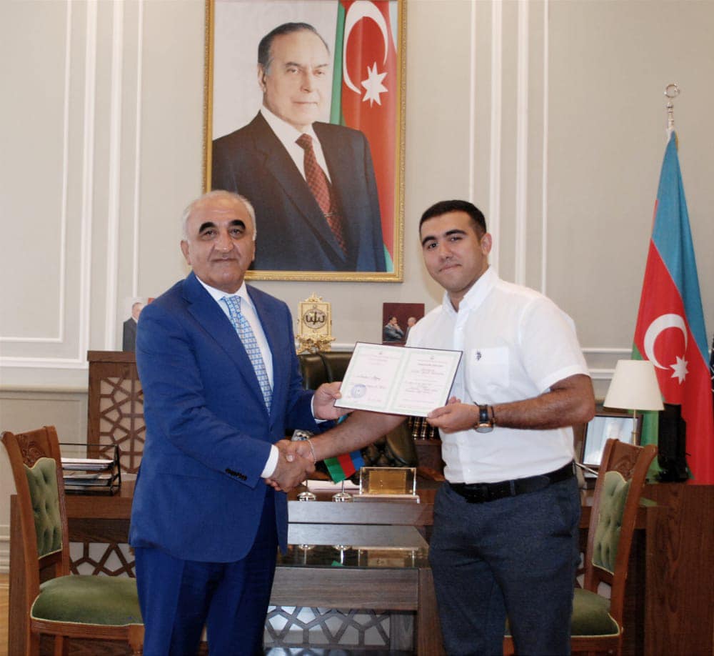 Vətən müharibəsi qəhrəmanı UNEC məzunu oldu