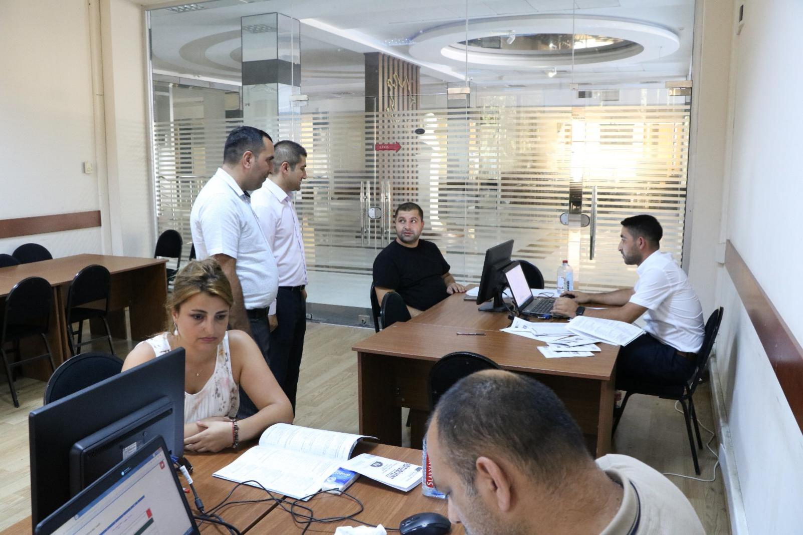 DİM əməkdaşları “Abituriyent Məsləhət Mərkəzləri”nə baxış keçiriblər