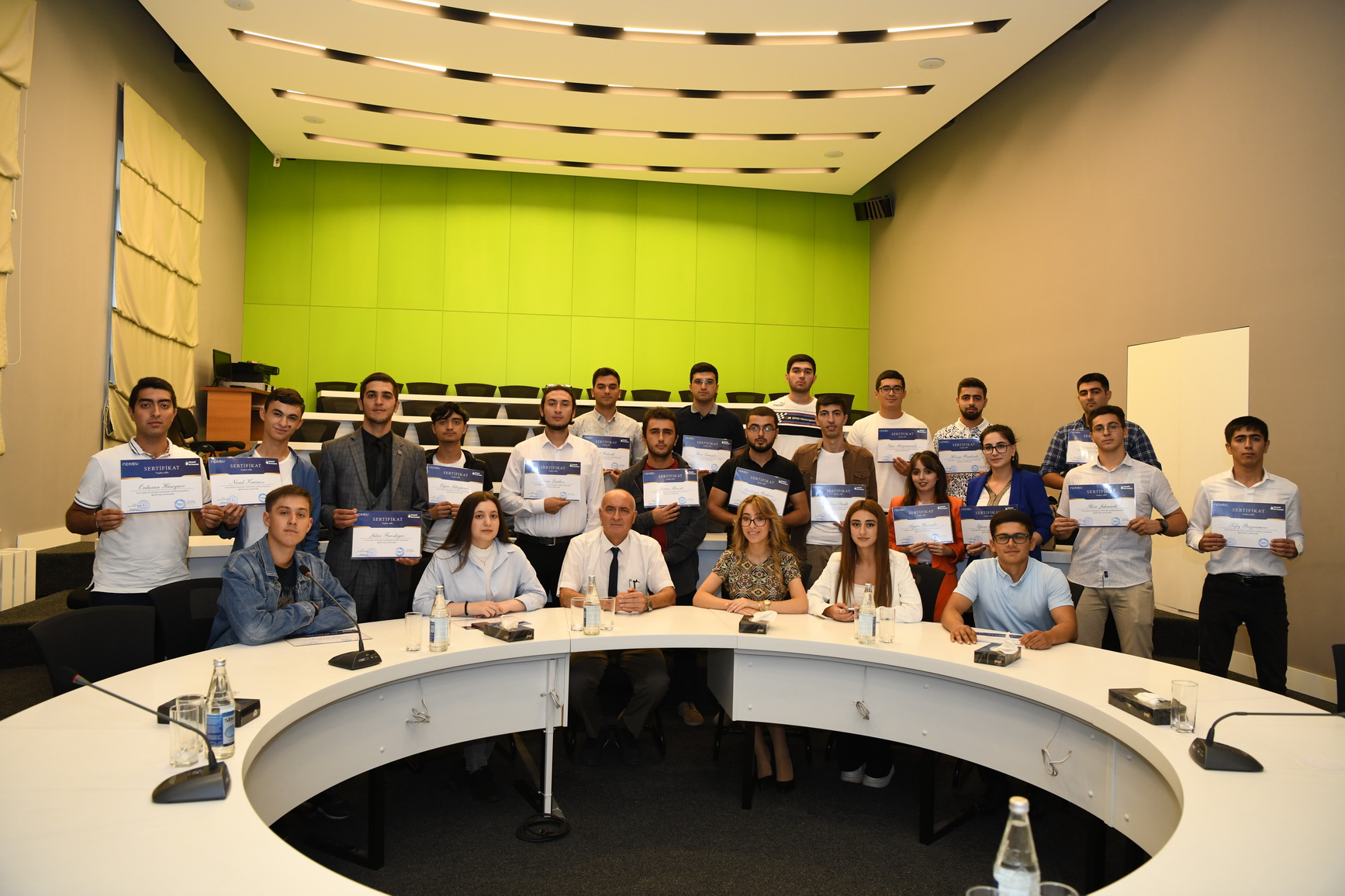Təcrübə keçən tələbələrə sertifikat təqdim olunub