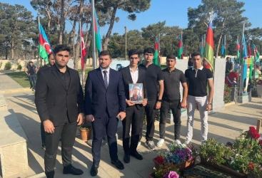 UNEC-in tələbələri şəhid Səbuhi Əhmədovun məzarını ziyarət ediblər  