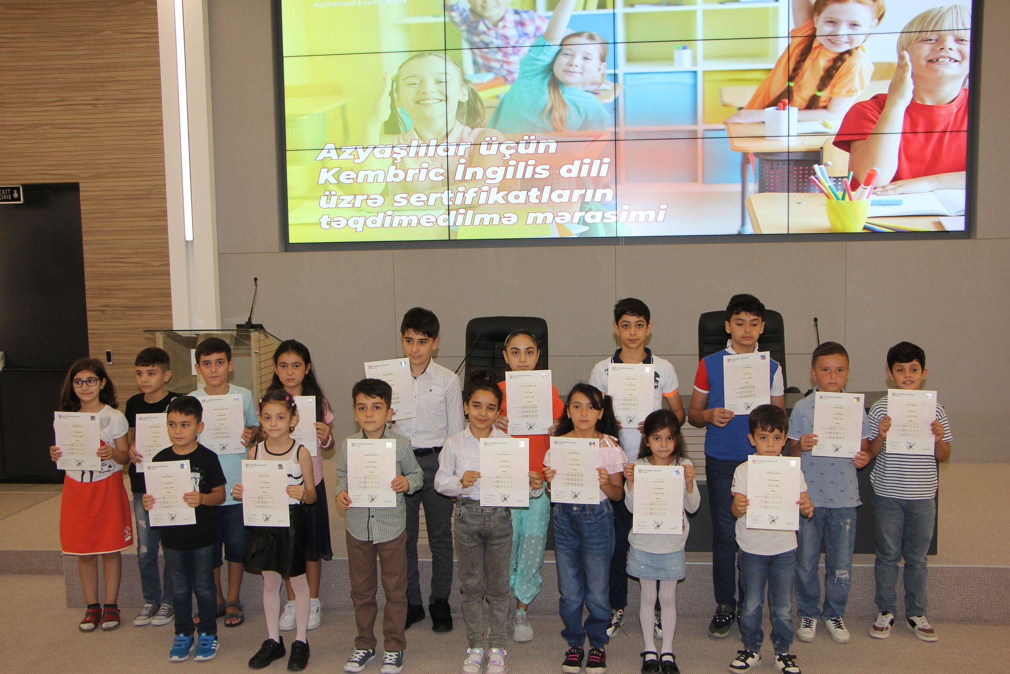 Azyaşlılara beynəlxalq sertifikatlar təqdim edilib