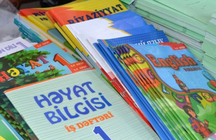 Orta məktəblərdə dərslik çatışmazlığı var