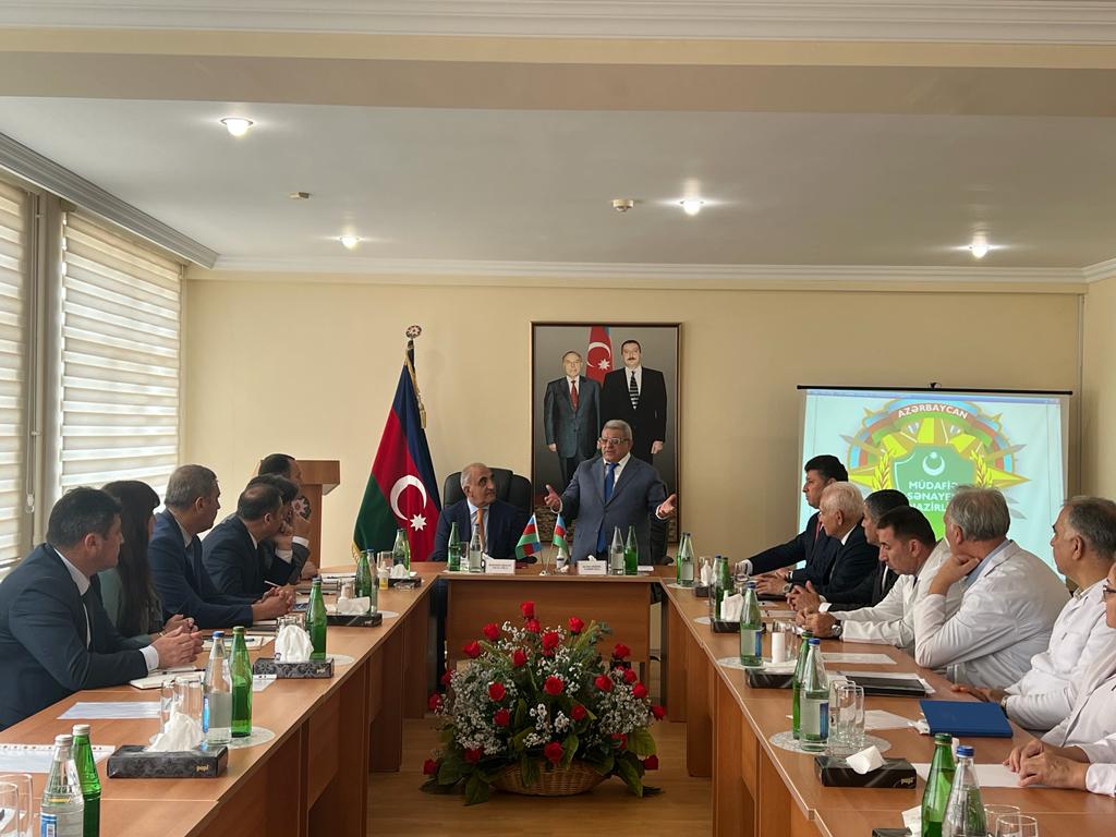 UNEC ilə Müdafiə Nazirliyinin Elmi-Tədqiqat İnstitutu arasında memorandum imzalanıb