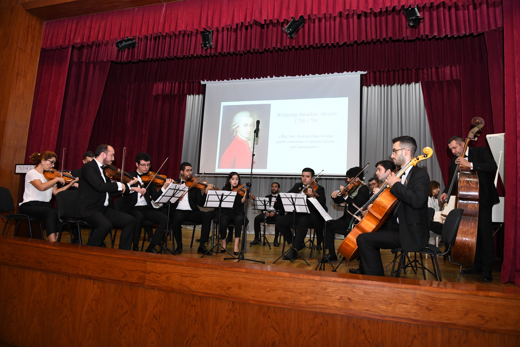 Cadenza orkestri ADNSU-da konsert proqramı ilə çıxış edib