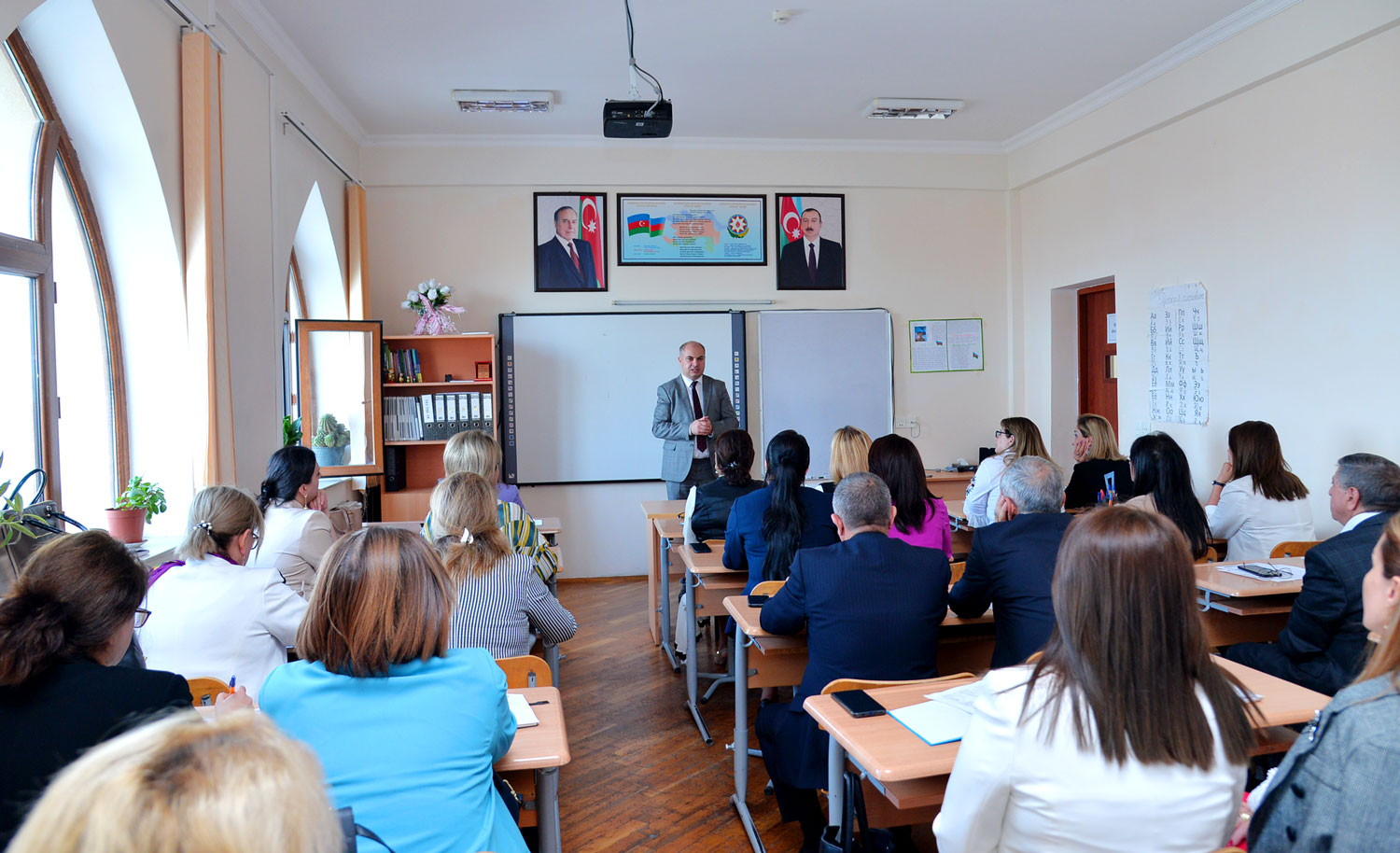 Bəzi məktəblərin əməkdaşları üçün seminarlar keçirilib