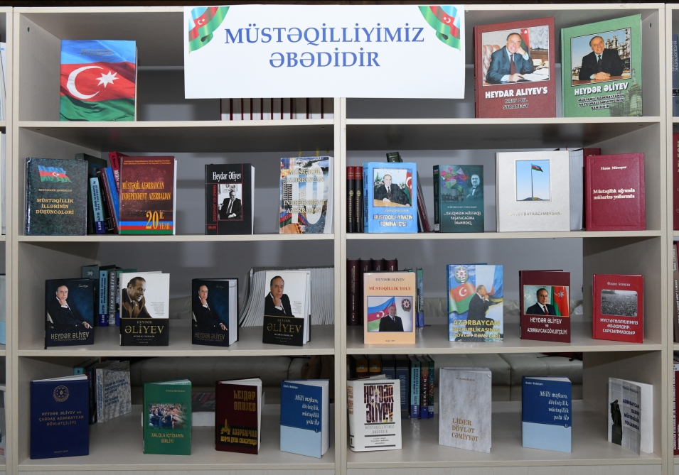 ADNSU-da “Müstəqilliyimiz əbədidir” adlı kitab sərgisi təşkil olunub