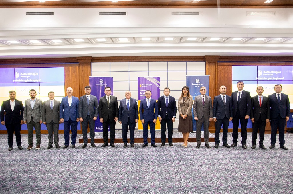 Rektor “Gələcək üçün bacarıqlar” layihəsi çərçivəsində keçirilən tədbirdə iştirak edib