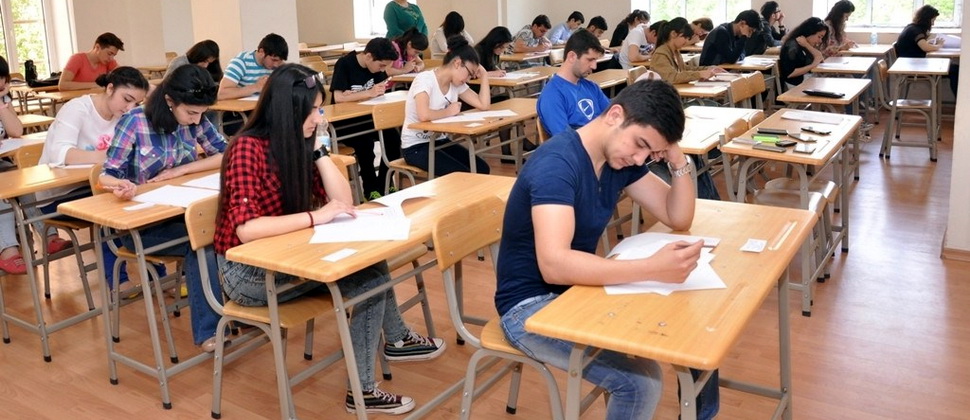 Buraxılış və qəbul imtahanlarının proqramları müzakirə edildi